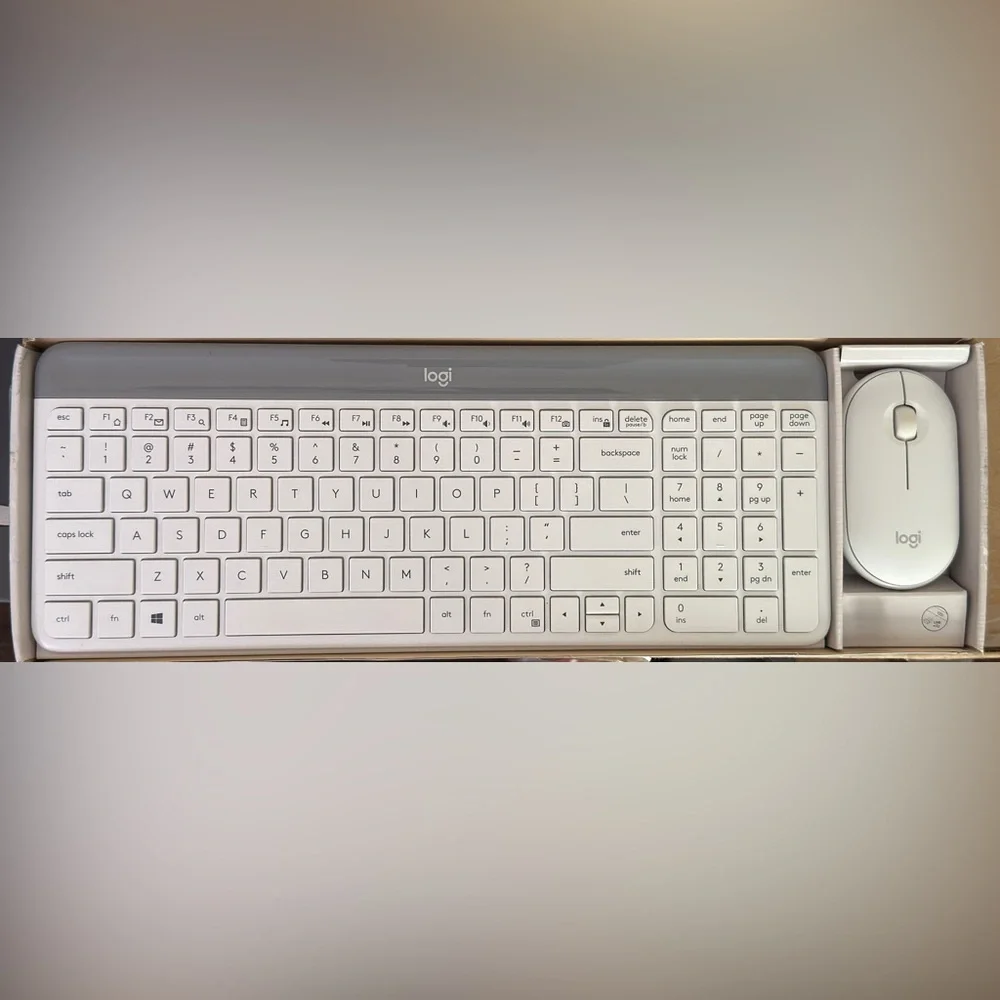 Logitech Slim Combo MK470 White Compact Keyboard